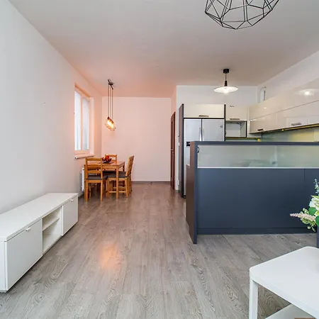 Apartmán Karolina - 4kk, Garden Terrace, Free Parking *
