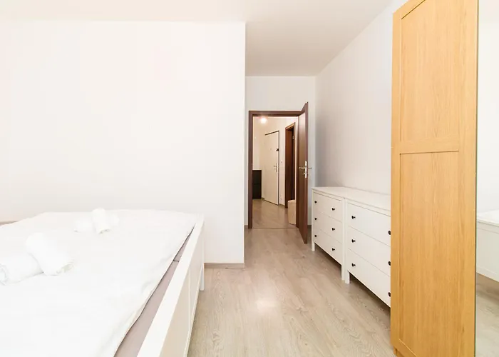 Karolina - 4kk, Garden Terrace, Free Parking شقة