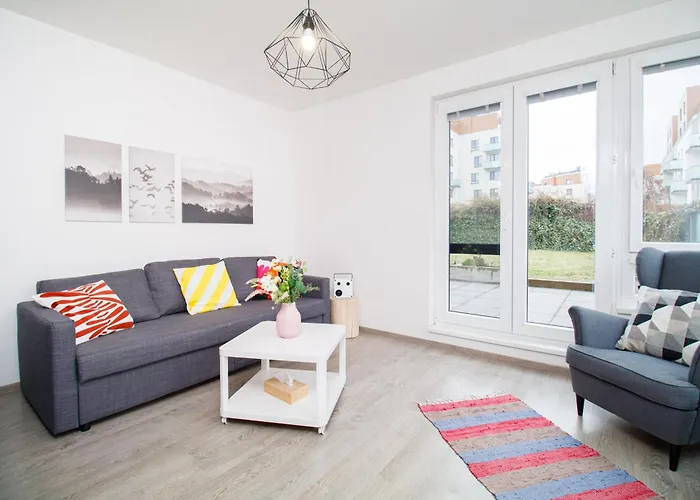 Karolina - 4kk, Garden Terrace, Free Parking Apartment *